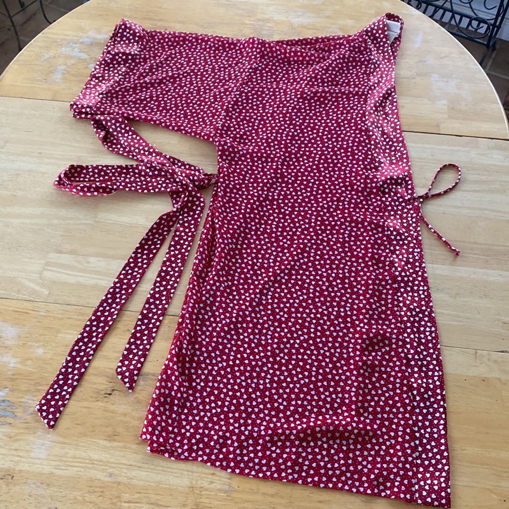 SOPHIA BY DELICATES. Red Sheer Robe & belt. XL-Vintage, knee-length 3/4 Sleeve.
